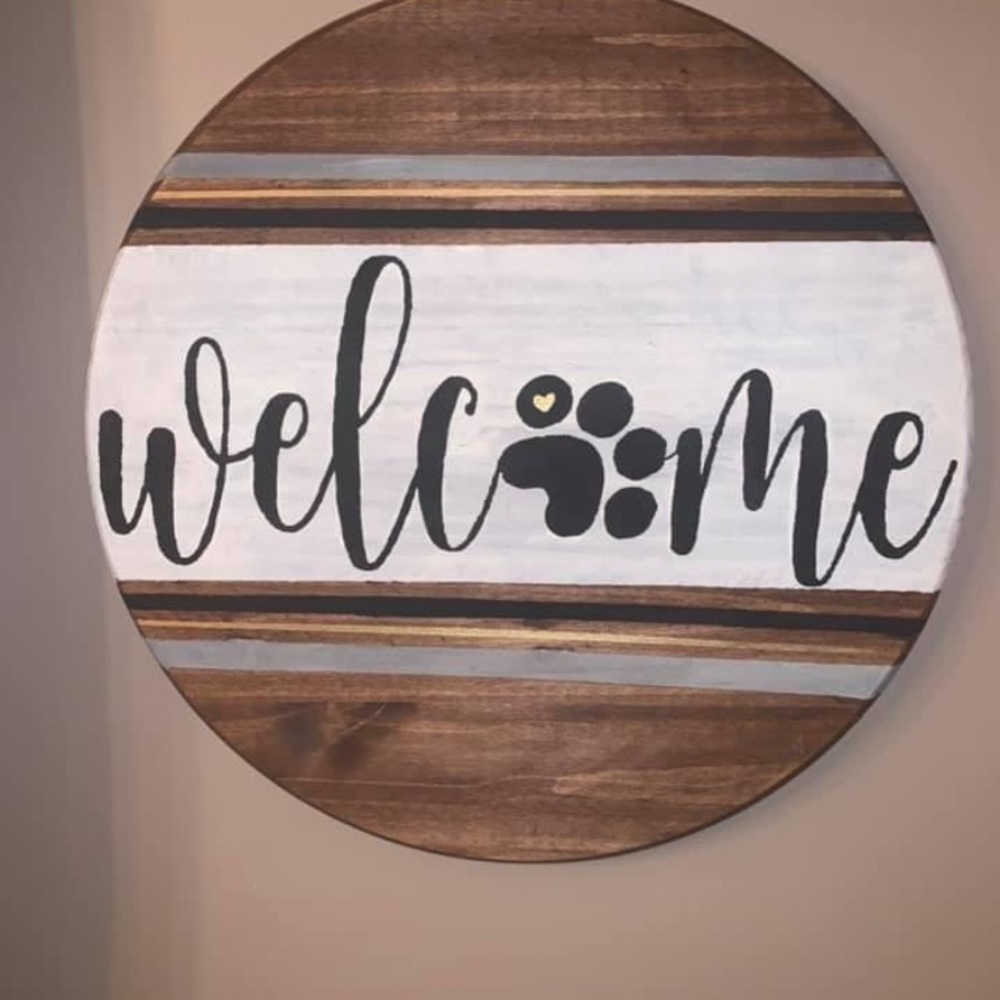 Welcome sign 17” hung with rope (not pictured)